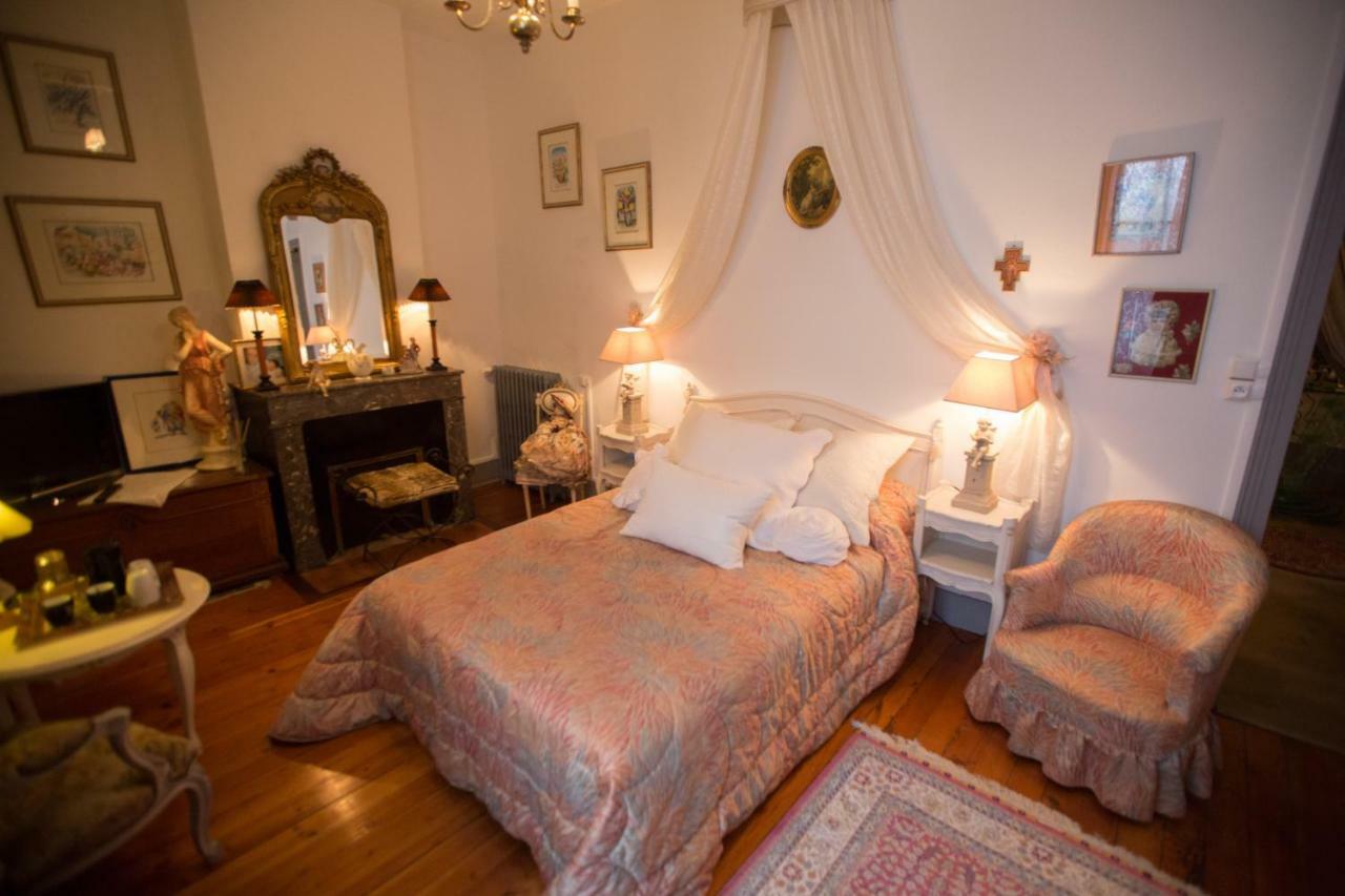 Le Grand Echiquier Hotel Coutras Екстериор снимка