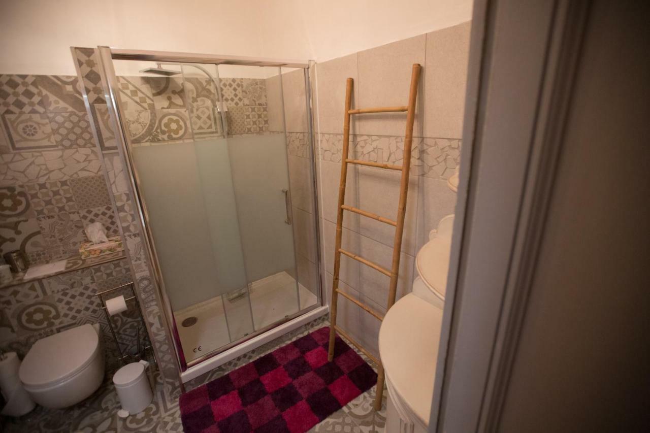 Le Grand Echiquier Hotel Coutras Екстериор снимка