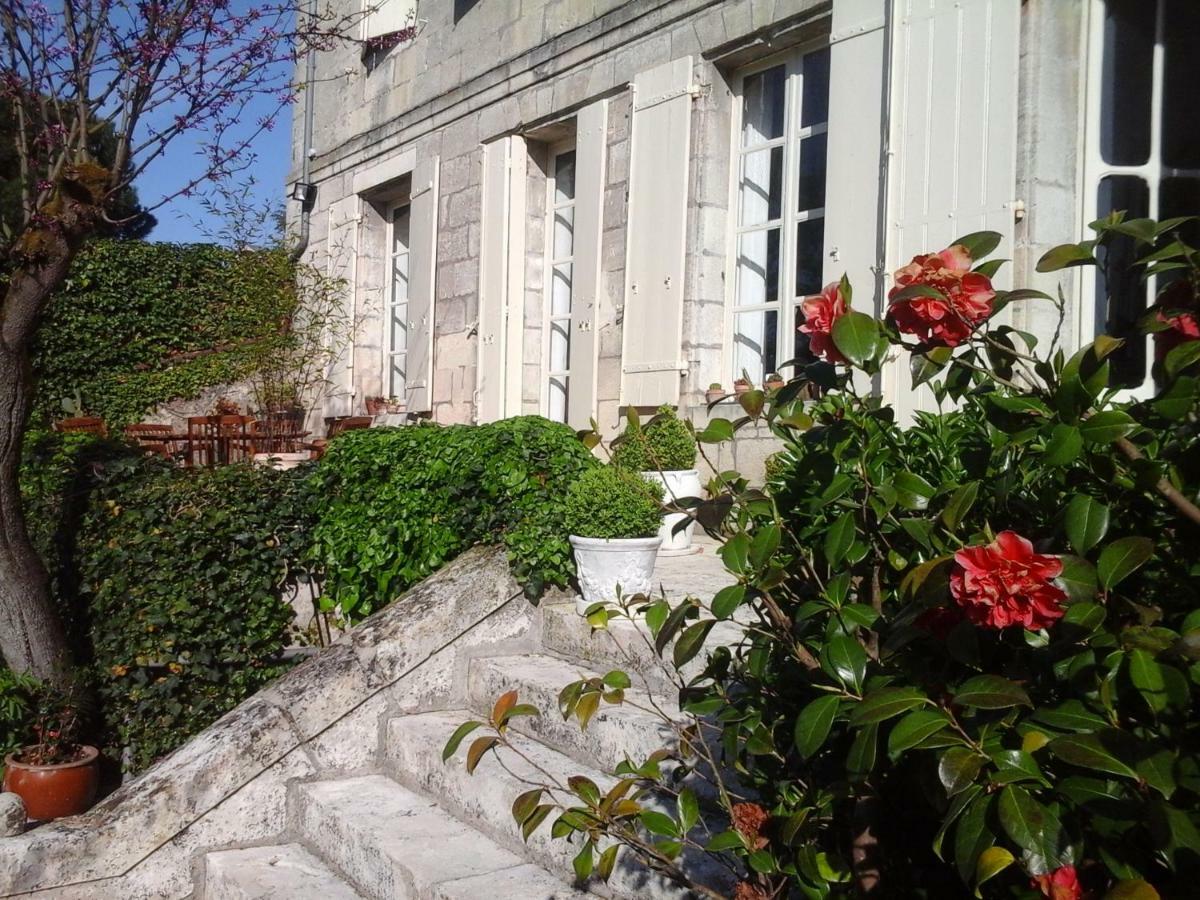Le Grand Echiquier Hotel Coutras Екстериор снимка